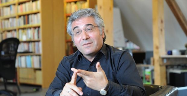 Suriye Kürt Gelecek Hareketi Başkanı Siamend Hajo, İstanbul'da düzenlenen "PKK-YPG'nin