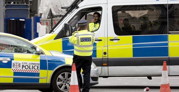 İngiltere'nin başkenti Londra ile Manchester'da, terör örgütü PYD/PKK sempatizanları, tren