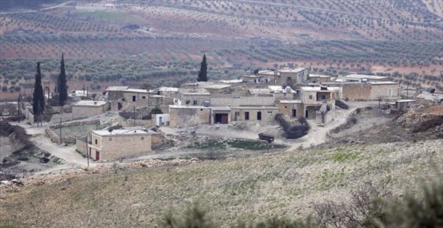 TSK ve ÖSO, Zeytin Dalı Harekatı'nda PYD/PKK'dan kurtardıkları köylerde örgütün