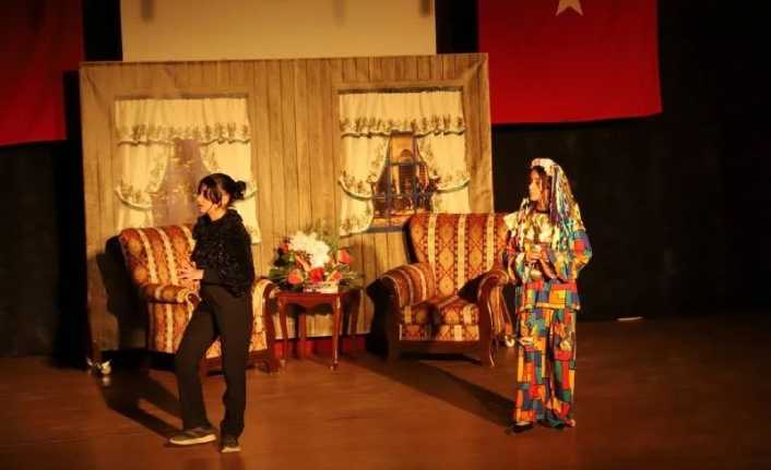 Erzincan Belediyesi’nin düzenlediği “Ramazan Etkinlikleri” Pıtırcık ve Hacivat Karagöz oyunları