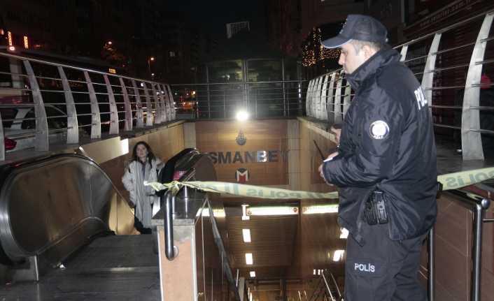 İstanbul, Osmanbey metrosunda raylara düşen kişinin hayatını kaybetmesi nedeniyle, M2