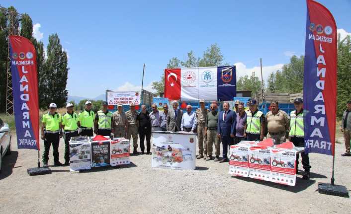 Erzincan Valisi Mehmet Makas, "Reflektör Tak Görünür Ol" Projesi Kapsamında