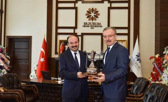Erzincan Binali Yıldırım Üniversitesi Rektörü Prof. Dr. Akın Levent, Erzurum