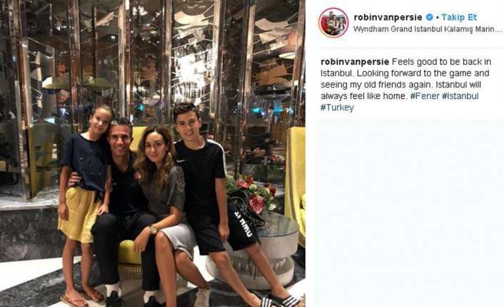 Bir dönem Fenerbahçe’de de top koşturan Feyenoord’un yıldız futbolcusu Robin