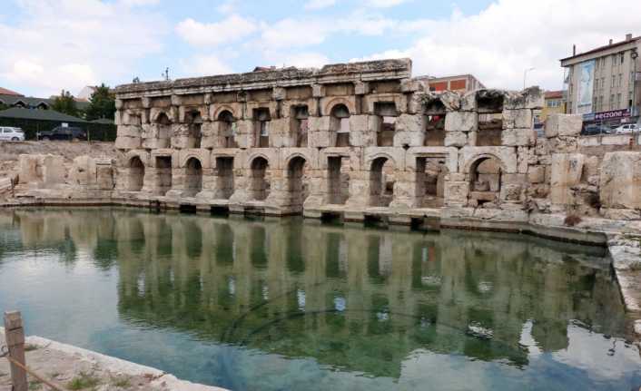 Yozgat’ın Sarıkaya ilçesinde bulunan ’Basilica Therma’ adlı tarihi Roma Hamamı