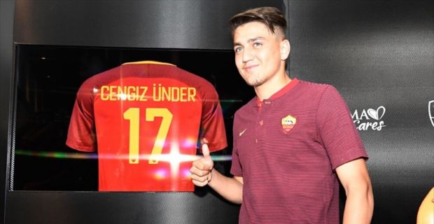 Milli futbolcu Cengiz Ünder, İtalya ekibi Roma'da 2017'nin en iyi