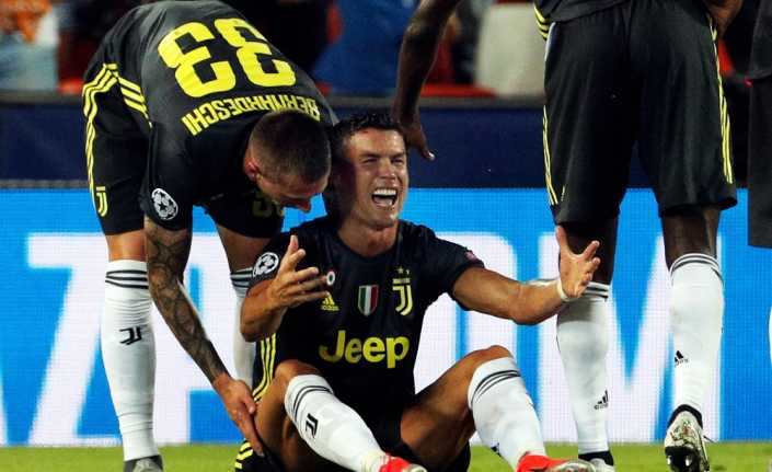 Juventus formasıyla ilk kez Şampiyonlar Ligi maçına çıkan Cristiano Ronaldo,