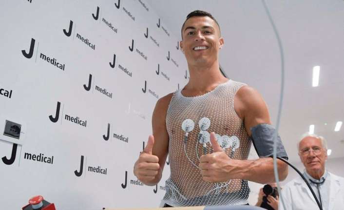 Juventus’un yeni transferi yıldız futbolcu Cristiano Ronaldo, İtalyan ekibi için