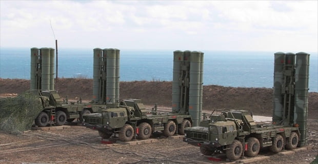 Milli Savunma Bakanı Canikli, Rusya'dan alınacak S-400 füze savunma sistemine