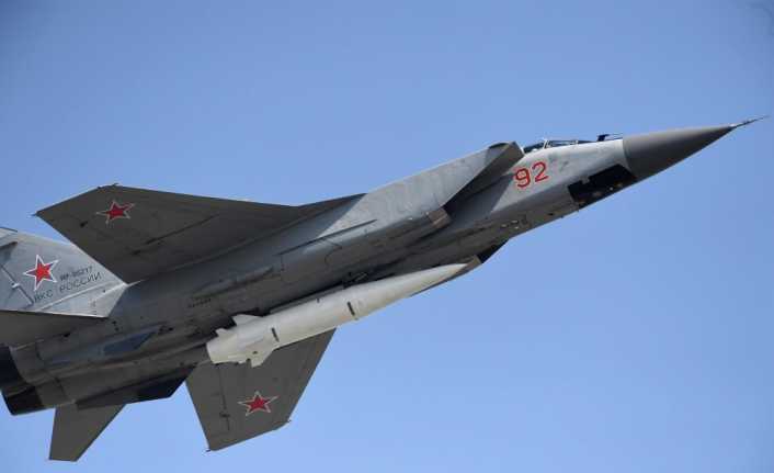 Rusya’nın Nijniy Novgorod şehrinde MIG-31 tipi askeri uçak düştü. Uçaktaki