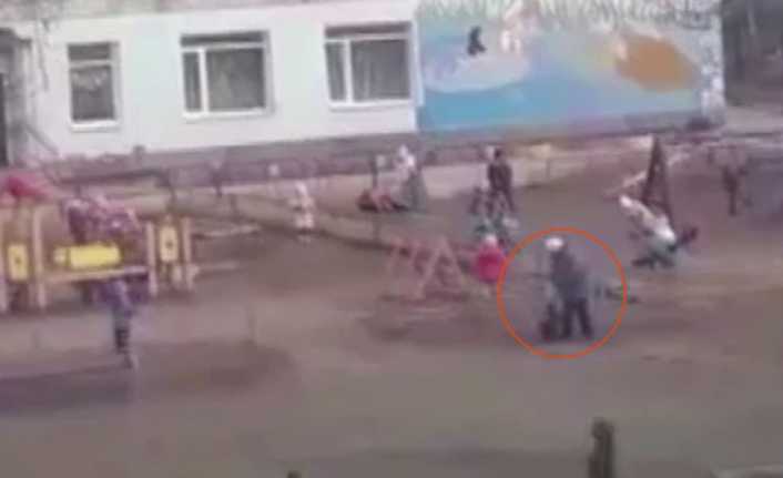 Rusya’da öğrencisine şiddet uygulayan kreş öğretmeni hakkında soruşturma başlatıldı. 