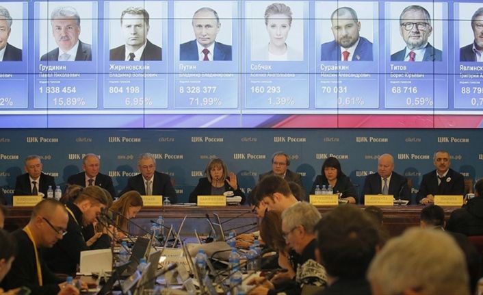 Rusya'daki başkanlık seçimlerinde sandıkların yüzde 22'si sayılırken, ilk belirlemelere göre