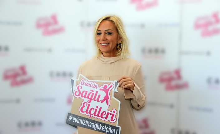 Ekranların sevilen yüzü Saba Tümer, Eskişehir’de katıldığı bir etkinlikte ‘Kahkaha