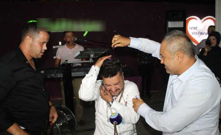 Balıkesir’in Edremit ilçesinde bir damada arkadaşlarının yaptığı akıl almaz şakalar,