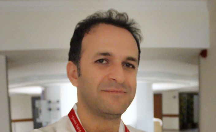 Op. Dr. Fener Çelebi, yaş ilerledikçe ayak tabanında oluşan çökme