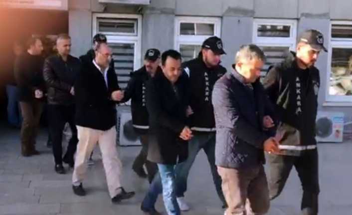Kendilerini ‘MİT’ personeli olarak tanıtan ve aralarında emekli albay ile