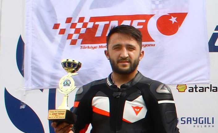 Türkiye Şampiyonlukları bulunan motosiklet sporcusu İbrahim Yıldız, dün gece E-5