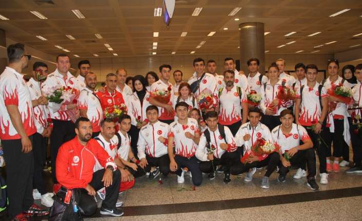 2018 Avrupa Muaythai Şampiyonası’nda, 6’sı altın olmak üzere toplamda 21