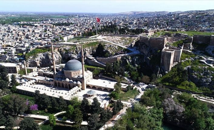İnanç ve kültür turizminin önemli merkezlerinden Şanlıurfa'da yaşanan turizm yoğunluğu