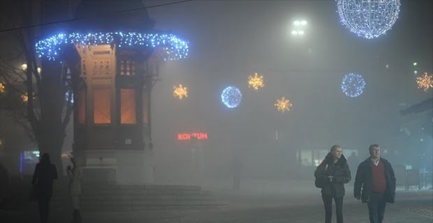 Bosna Hersek'in başkenti Saraybosna'da normal seviyenin üç kat üstüne çıkan
