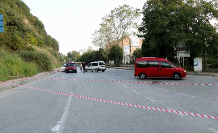 Samsun’da tapulu arazisi olduğu gerekçesiyle 4 şeritli yolu trafiğe kapattı.