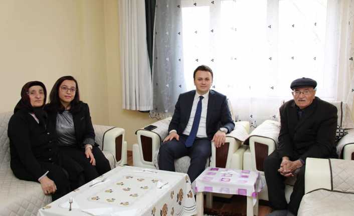 Vali Vekili M. Deniz Arabacı ve Eşi Esma Arabacı, 18