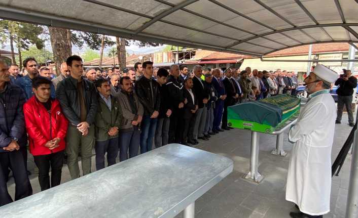 Diyarbakır'da PKK'lı teröristlerce bomba yüklü araçla düzenlenen saldırıda şehit düşen