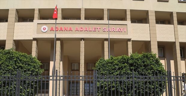 Ücretsiz ulaşım kartını gösteren ve şehit annesi olduğunu belirten yolcudan