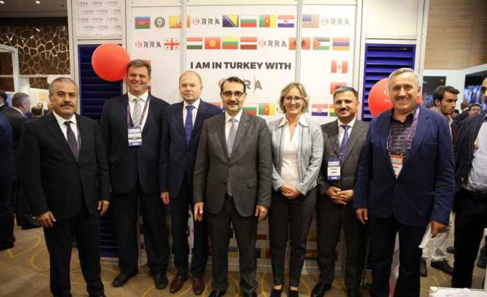 Enerji ve Tabii Kaynaklar Bakanı Fatih Dönmez, "Sektörün enerji piyasasına