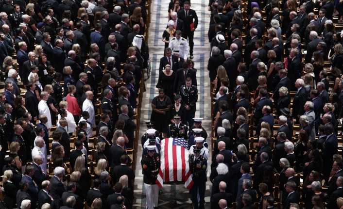 Amerika Birleşik Devletleri’nde kanser sebebiyle hayatını kaybeden eski senatör John