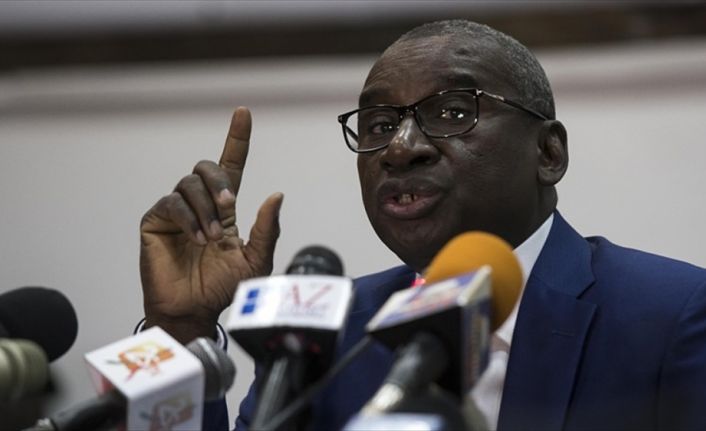 Senegalli bir seyyar satıcının Madrid'de polis kovalamacasında hayatını kaybetmesi Senegal