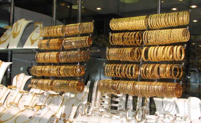 Serbest piyasada 24 ayar külçe altının gram satış fiyatı 206,50