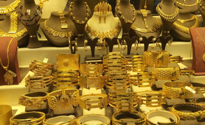 Serbest piyasada 24 ayar külçe altının gram satış fiyatı 172,40