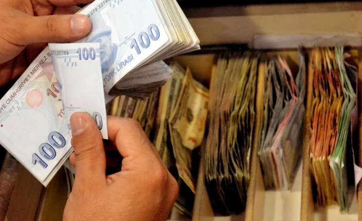 Serbest piyasada dolar 5,47 liradan, euro ise 6,2120 liradan güne