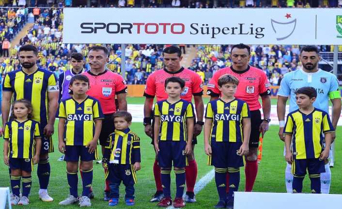 Süper Lig’in 8. haftasında oynanan Fenerbahçe - Medipol Başakşehir karşılaşmasından
