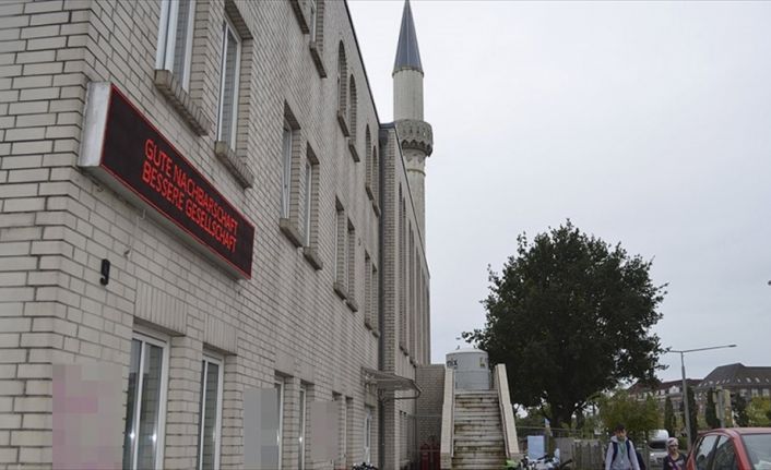 SETA'nın 2017 Avrupa İslamofobi Raporu'nda, "Avrupa düzeyinde İslamofobi konulu bir