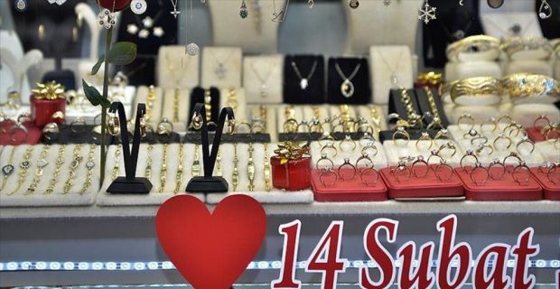 Sevgililer Günü nedeniyle birçok sektörde özel kampanyalar ve indirimler yapılırken,