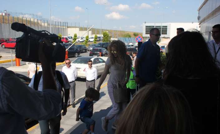 Ünlü sanatçı Shakira konser verdiği İstanbul’dan özel jetiyle ayrıldı. Shakira