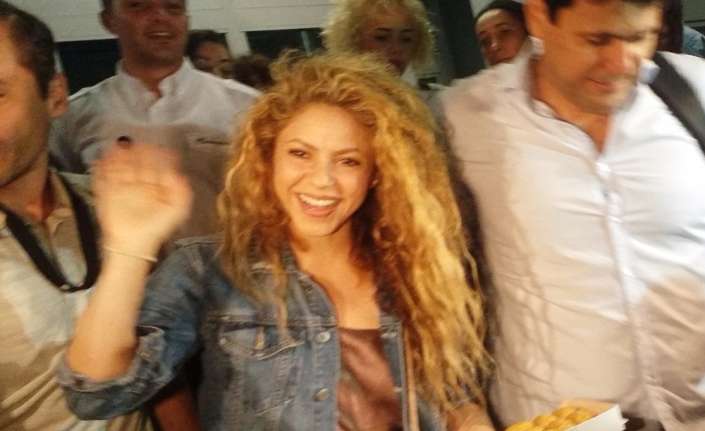 Dünyaca ünlü Kolombiyalı şarkıcı Shakira, dünya turnesi kapsamında konser vermek