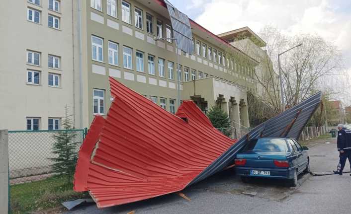 Erzincan’da etkili olan rüzgar