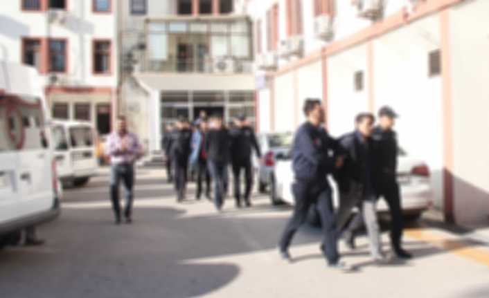 Mersin merkezli 4 ilde farklı zamanlarda yapılan silah kaçaklığı operasyonunda