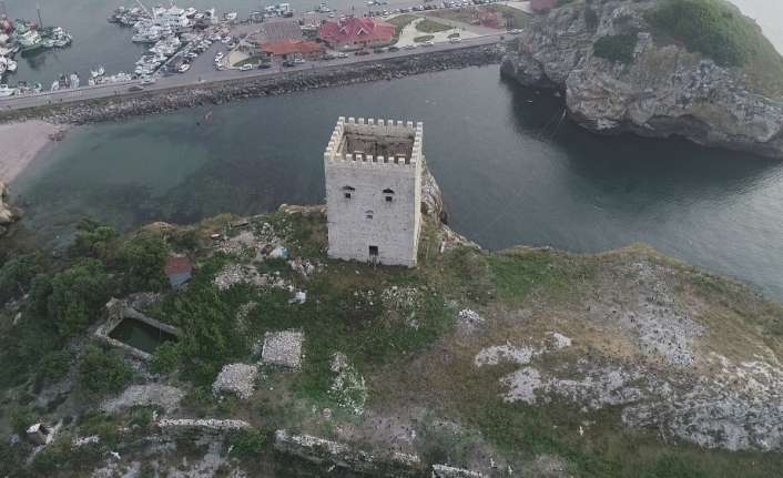 Şile Limanı’nın hemen yanındaki kayalığın üzerinde Cenevizliler tarafından gözetleme amacıyla