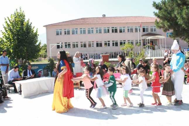 Şimdi okullu olduk Erzincan’da yeni eğitim-öğretim döneminde Anaokuluna başlayan öğrenciler için okula uyum