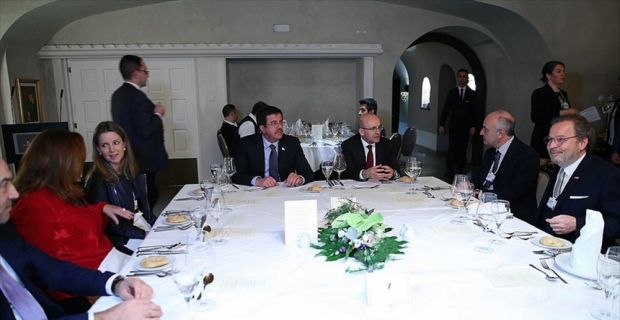 Başbakan Yardımcısı Şimşek ve Ekonomi Bakanı Zeybekci Davos Zirvesi'nde yerli