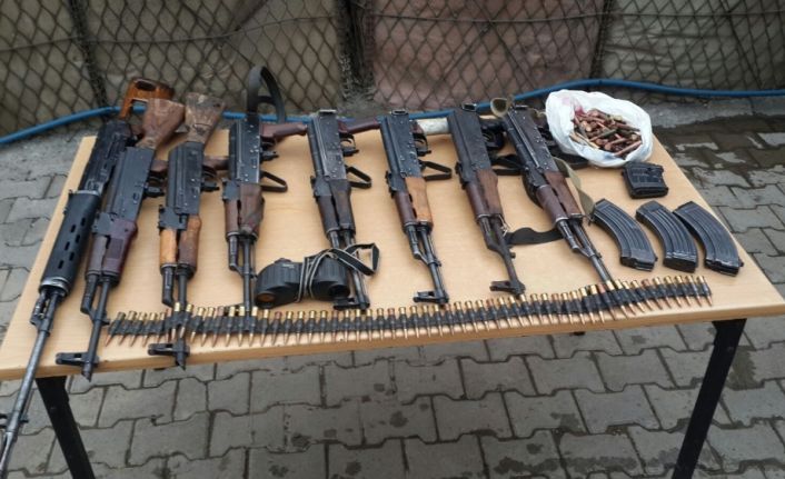 Türk Silahlı Kuvvetleri (TSK), Şırnak’ta 1 kanas, 7 kalaşnikof ve