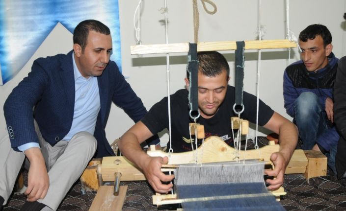 Şırnak’ta 500 yıllık geçmişe sahip şal şepik kumaşı üretiminin yeniden