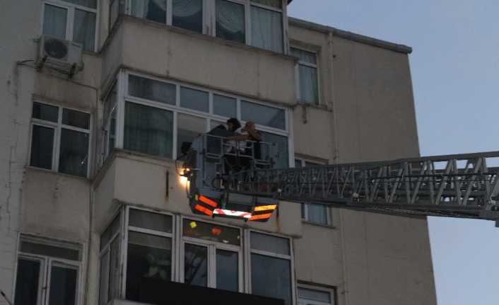 Şişli Emekli Subay Evleri’nde henüz bilinmeyen bir nedenle yangın çıktı.
