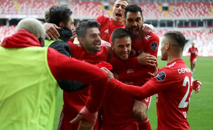 Spor Toto Süper Lig’in 15. haftasında Demir Grup Sivasspor, sahasında