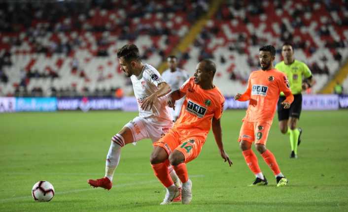 Spor Toto Süper Lig’in 1. haftasında Demir Grup Sivasspor sahasında