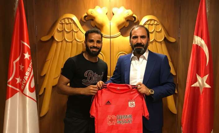 Demir Grup Sivasspor, Barcelona’dan kiraladığı Douglas Pereira dos Santos ile